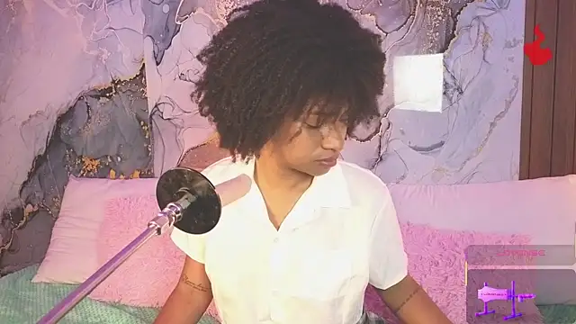 Snapshot of Lolalewis777 chatting on May 31, 2026, 8:20 pm Lolalewis777 online show from May 31, 2026, 8:20 pm