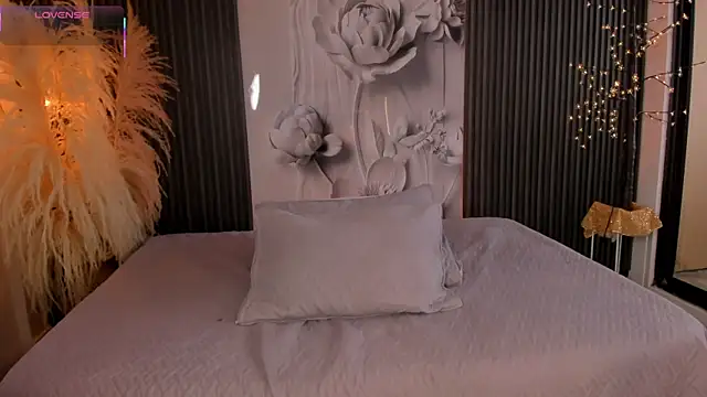 Snapshot of ShaniaDaniels chatting on February 25, 2026, 9:36 pm ShaniaDaniels online show from February 25, 2026, 9:36 pm