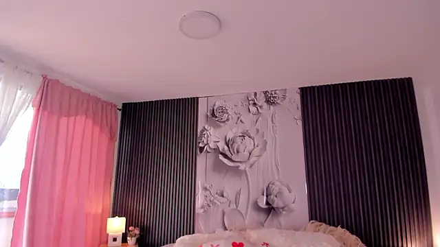 Snapshot of ShaniaDaniels chatting on March 17, 2026, 9:40 pm ShaniaDaniels online show from March 17, 2026, 9:40 pm