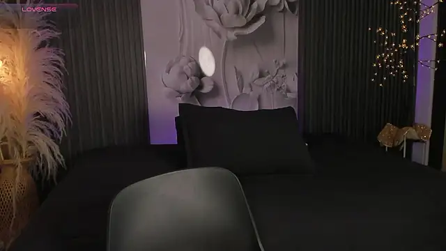 Snapshot of ShaniaDaniels chatting on February 28, 2026, 9:47 pm ShaniaDaniels online show from February 28, 2026, 9:47 pm