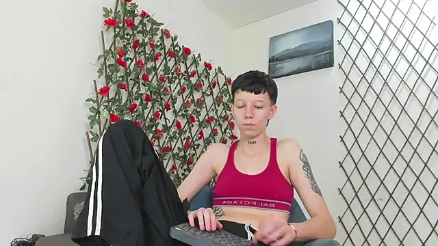 Snapshot of LiamBrown09 chatting on July 20, 2026, 8:55 pm LiamBrown09 online show from July 20, 2026, 8:55 pm