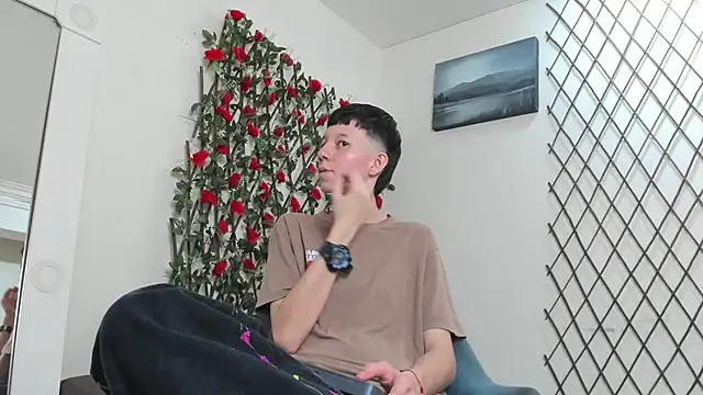 Snapshot of LiamBrown09 chatting on July 6, 2026, 8:00 pm LiamBrown09 online show from July 6, 2026, 8:00 pm