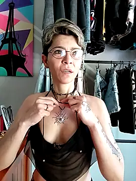 Lulypsicologasexual online show from October 31, 2025, 6:04 pm