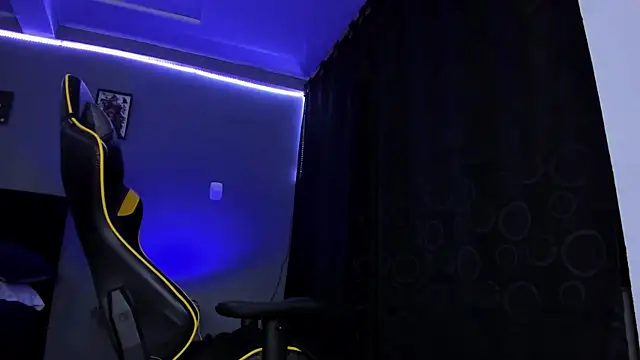 alexgiraldo   online show from September 14, 2025, 10:26 am