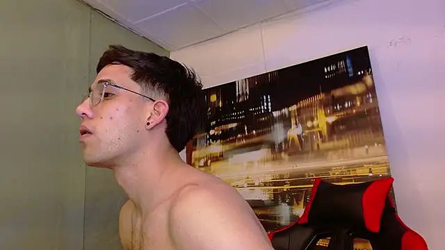 Snapshot of alexgiraldo__ chatting on May 6, 2026, 3:32 am alexgiraldo online show from May 6, 2026, 3:32 am