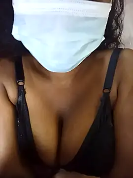 Snapshot of MickMicky chatting on October 20, 2025, 4:58 am MickMicky online show from October 20, 2025, 4:58 am