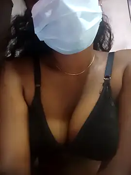 Snapshot of MickMicky chatting on October 22, 2025, 4:45 am MickMicky online show from October 22, 2025, 4:45 am