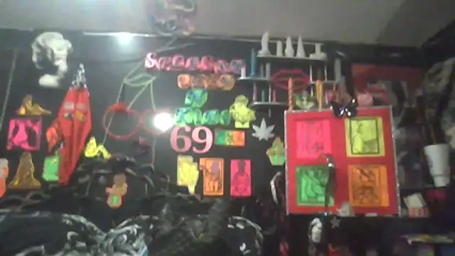 Snapshot of Splash_Queen420 chatting on May 20, 2026, 3:47 am Splash Queen420 online show from May 20, 2026, 3:47 am