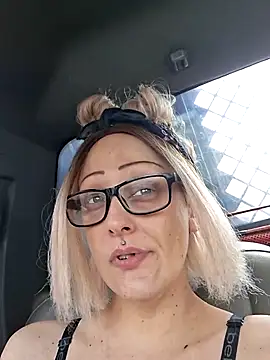 Snapshot of Splash_Queen420 chatting on August 8, 2026, 6:37 pm Splash Queen420 online show from August 8, 2026, 6:37 pm