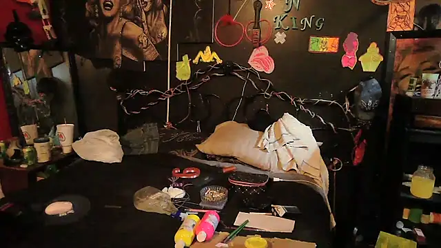 Snapshot of Splash_Queen420 chatting on March 9, 2026, 2:15 am Splash Queen420 online show from March 9, 2026, 2:15 am