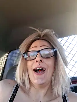 Snapshot of Splash_Queen420 chatting on March 19, 2026, 10:21 pm Splash Queen420 online show from March 19, 2026, 10:21 pm