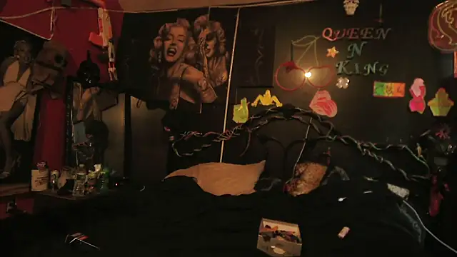 Snapshot of Splash_Queen420 chatting on March 15, 2026, 2:29 am Splash Queen420 online show from March 15, 2026, 2:29 am