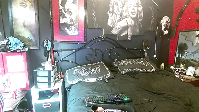 Snapshot of Splash_Queen420 chatting on December 14, 2025, 6:19 am Splash Queen420 online show from December 14, 2025, 6:19 am