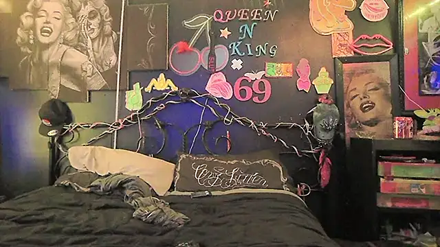 Snapshot of Splash_Queen420 chatting on March 10, 2026, 1:37 pm Splash Queen420 online show from March 10, 2026, 1:37 pm