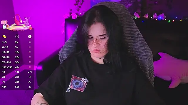 Snapshot of Dark_Shine chatting on October 21, 2025, 5:40 am Dark Shine online show from October 21, 2025, 5:40 am