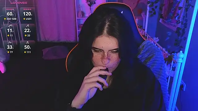 Snapshot of Dark_Shine chatting on November 26, 2025, 6:46 am Dark Shine online show from November 26, 2025, 6:46 am