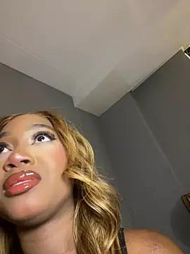 Snapshot of alisonn_moon chatting on July 25, 2026, 8:37 pm alisonn moon online show from July 25, 2026, 8:37 pm