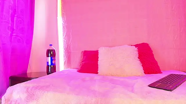 Snapshot of Baby_Kinky- chatting on September 18, 2025, 2:42 pm Baby Kinky- online show from September 18, 2025, 2:42 pm