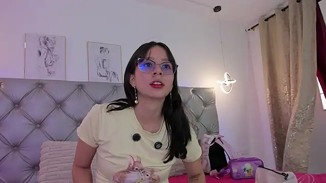 Naughty Couple83 online show from May 1, 2026, 7:08 pm