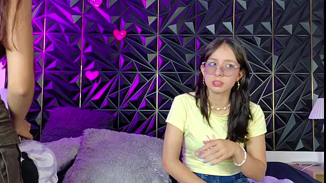 Naughty Couple83 online show from April 22, 2026, 5:31 pm
