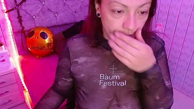 Snapshot of Susanahotsexxx chatting on October 27, 2025, 9:27 pm Susanahotsexxx online show from October 27, 2025, 9:27 pm