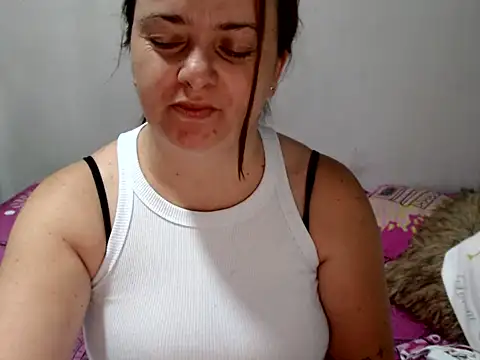 Snapshot of BrianaBarbes chatting on June 17, 2026, 11:09 am BrianaBarbes online show from June 17, 2026, 11:09 am