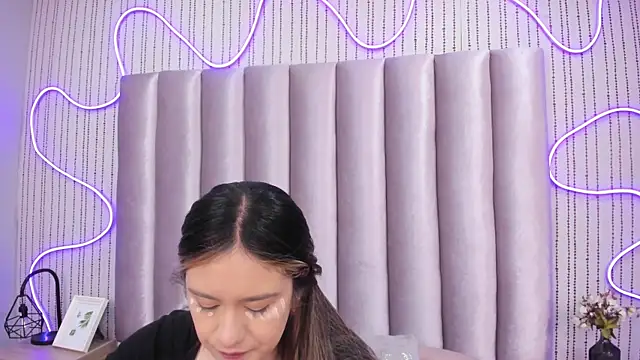 SamanthaPeachss online show from November 26, 2025, 12:05 pm