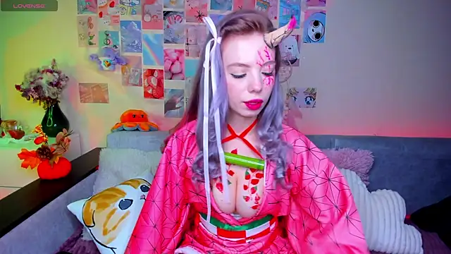 Snapshot of CortneyCane chatting on October 31, 2025, 9:22 pm CortneyCane online show from October 31, 2025, 9:22 pm