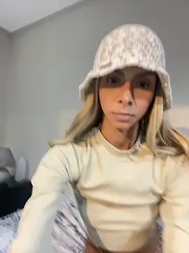 Snapshot of heloagreen_ chatting on September 10, 2025, 3:05 am heloagreen online show from September 10, 2025, 3:05 am