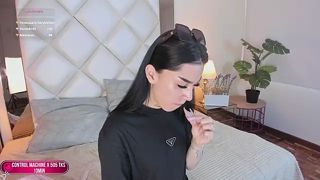 Megan DH online show from September 18, 2025, 1:47 pm
