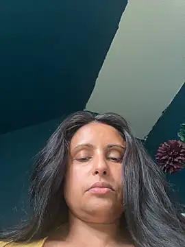 Snapshot of Angelaarayexx chatting on May 18, 2026, 8:41 am Angelaarayexx online show from May 18, 2026, 8:41 am