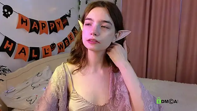 Snapshot of Evi_Brook chatting on October 23, 2025, 1:10 pm Evi Brook online show from October 23, 2025, 1:10 pm