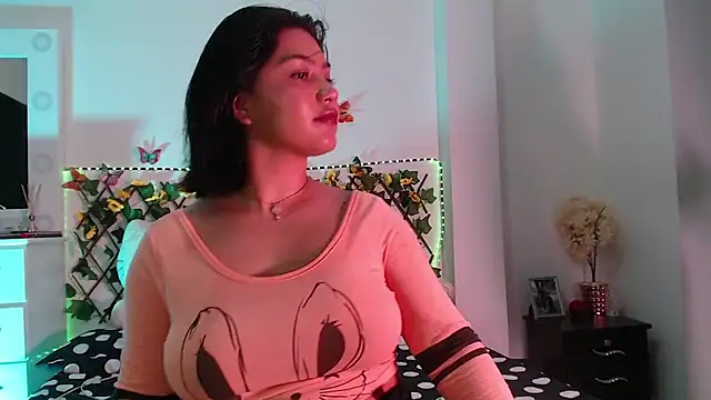 daisy girll online show from October 20, 2025, 9:43 am