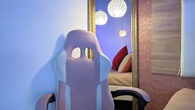 Snapshot of AgnesIvanova chatting on October 21, 2025, 7:24 pm AgnesIvanova online show from October 21, 2025, 7:24 pm