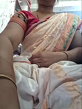 indianhotwife639 online show from June 18, 2026, 4:44 am