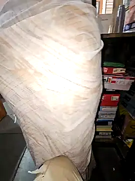 Snapshot of indianhotwife639 chatting on October 19, 2025, 9:56 am indianhotwife639 online show from October 19, 2025, 9:56 am