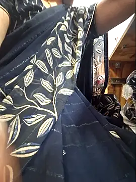 Snapshot of indianhotwife639 chatting on November 27, 2025, 8:48 am indianhotwife639 online show from November 27, 2025, 8:48 am