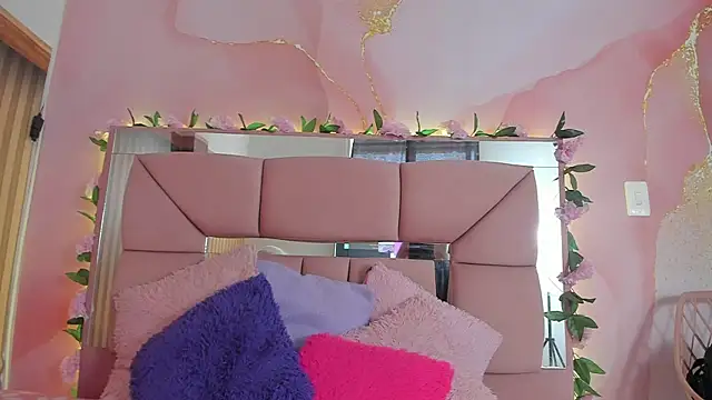 Snapshot of Mila_grace_ chatting on May 13, 2026, 6:26 pm Mila grace online show from May 13, 2026, 6:26 pm