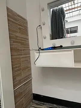 Snapshot of MaddyGray_ chatting on November 29, 2025, 6:08 pm MaddyGray online show from November 29, 2025, 6:08 pm