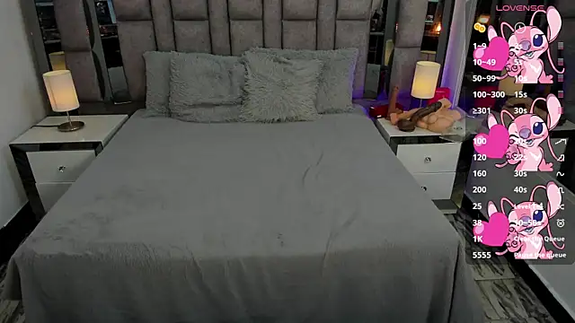 Snapshot of MaddyGray_ chatting on November 13, 2025, 7:07 pm MaddyGray online show from November 13, 2025, 7:07 pm