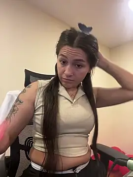 Alyha Cortes online show from May 11, 2026, 1:56 pm