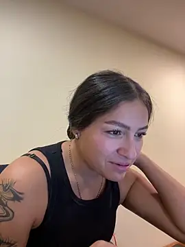 Alyha Cortes online show from March 19, 2026, 1:44 pm