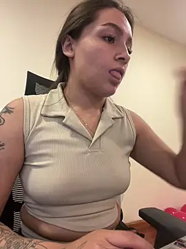 Alyha Cortes online show from May 11, 2026, 4:04 pm