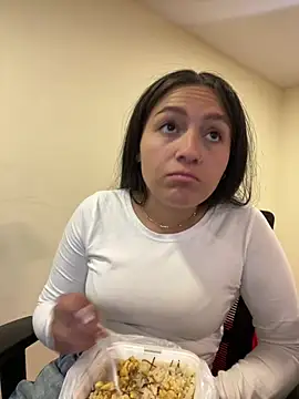 Alyha Cortes online show from April 22, 2026, 1:51 pm