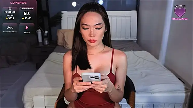 Snapshot of Madmoisellex chatting on December 4, 2025, 6:51 pm Madmoisellex online show from December 4, 2025, 6:51 pm