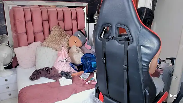 sara slut21 online show from February 7, 2025, 8:31 pm