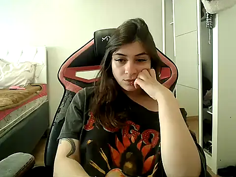 Becca B online show from October 7, 2025, 7:48 pm