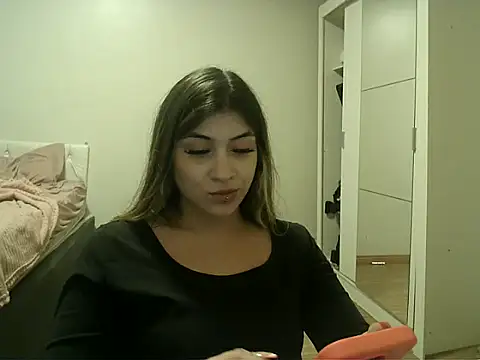 Snapshot of Becca_B chatting on April 26, 2026, 10:29 pm Becca B online show from April 26, 2026, 10:29 pm