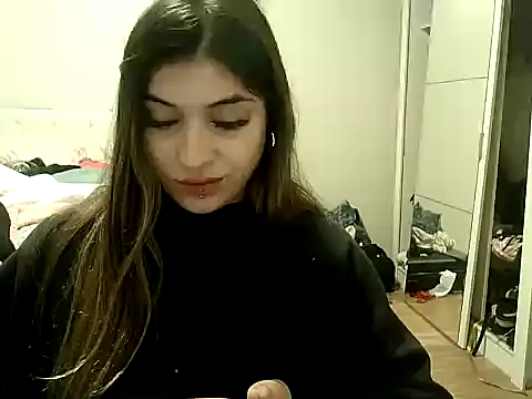 Snapshot of Becca_B chatting on May 20, 2026, 9:23 pm Becca B online show from May 20, 2026, 9:23 pm