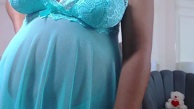 NatashaSilver online show from November 18, 2025, 3:15 pm